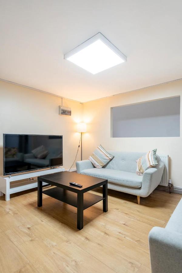 Double Bed Room In Flat Near Birmingham City Centre Exterior photo